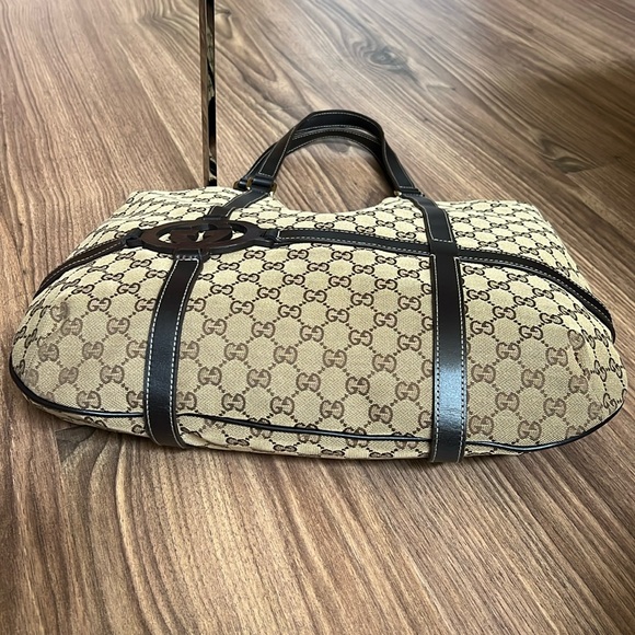 A213 - 💯 % authentic Gucci shoulder bag - Picture 13 of 16